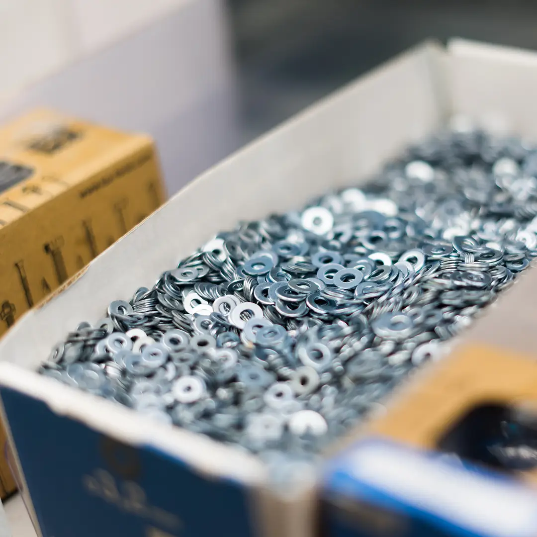 Aluminium parts picking & packaging